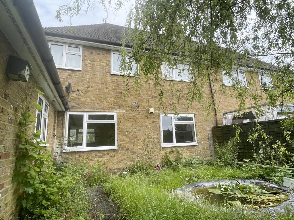 Lot: 108 - SEMI-DETACHED HOUSE IN NEED OF IMPROVEMENT - Rear view of semi for improvement